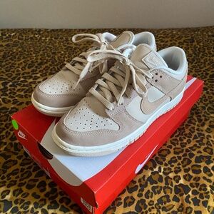 Women’s Dunk Low Sandrift